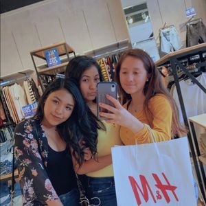 Meet your Posher, Adriana